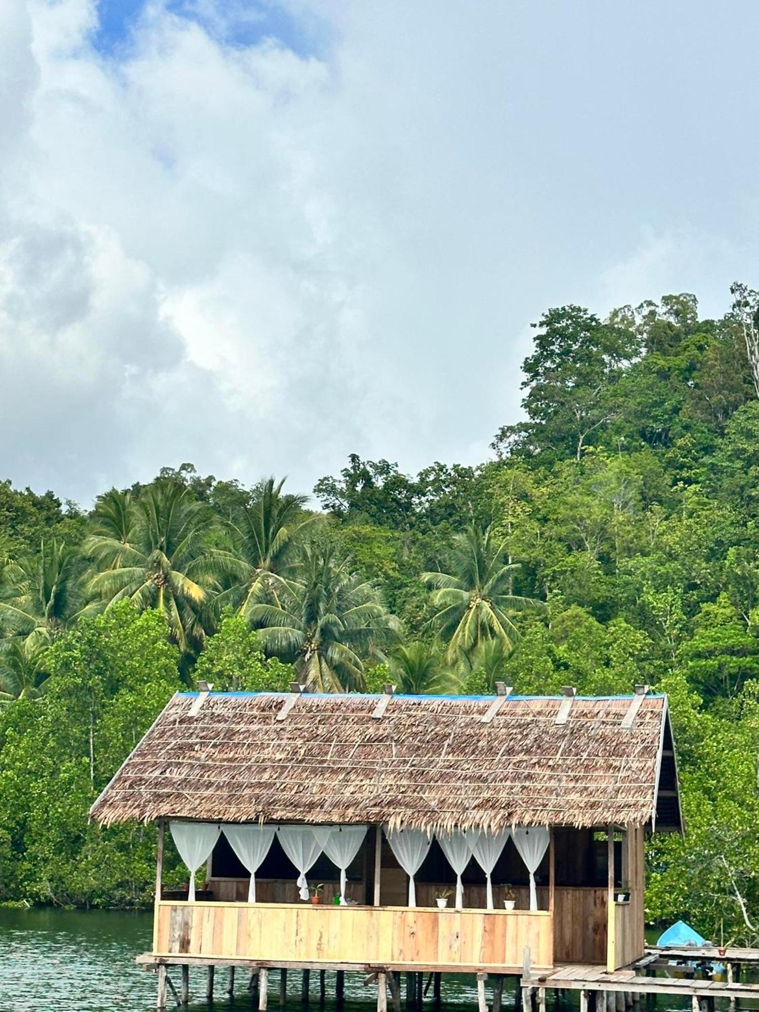 Nyanse Homestay - Raja Ampat Besir Zewnętrze zdjęcie