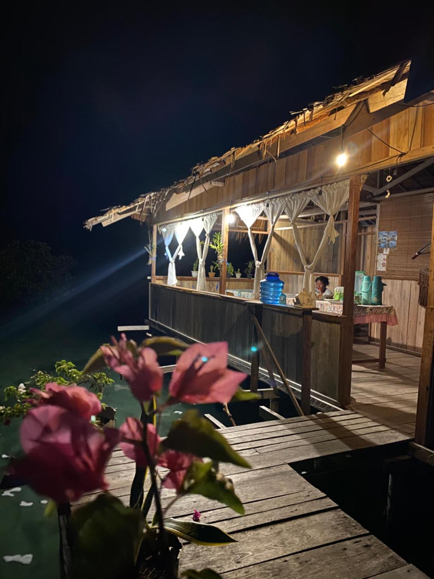 Nyanse Homestay - Raja Ampat Besir Zewnętrze zdjęcie