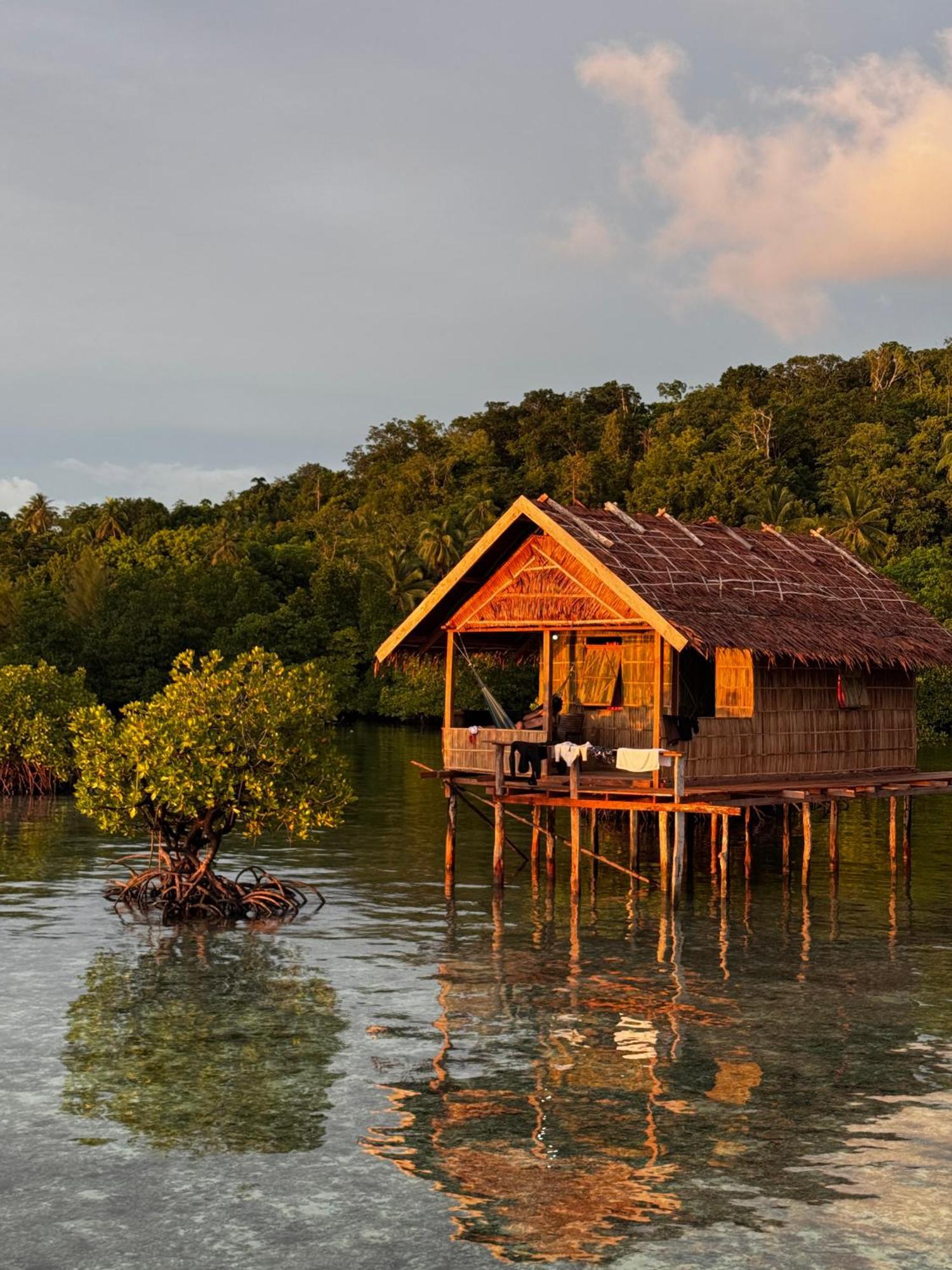 Nyanse Homestay - Raja Ampat Besir Zewnętrze zdjęcie